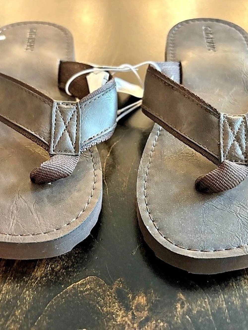Old Navy, boys, Brown Flip-Flop Sandals Size 3Y- 4Y NWT